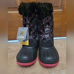 Khombu Women's Black and Pink Winter Boots